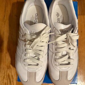 White Adidas Sambas